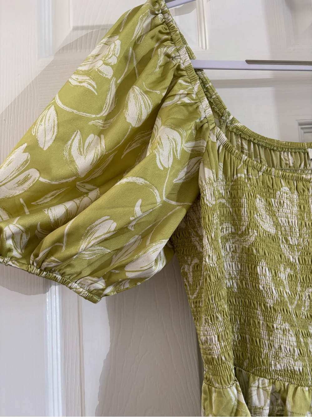 Moon River Olive Green Floral Puff Sleeve Midi Dress - Picture 4 of 9
